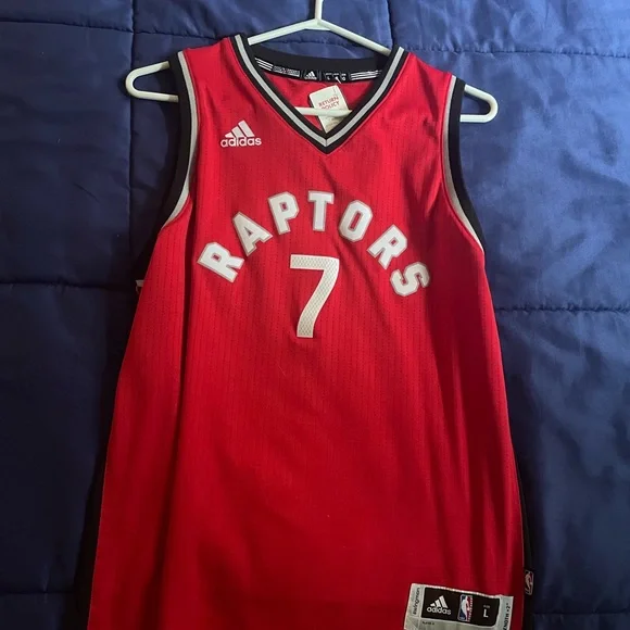 Kyle Lowry (L) - Picture 1 of 4